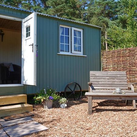 The Laburnum Retreat Shepherd Hut Private Hot Tub Upper Hulme Exterior foto